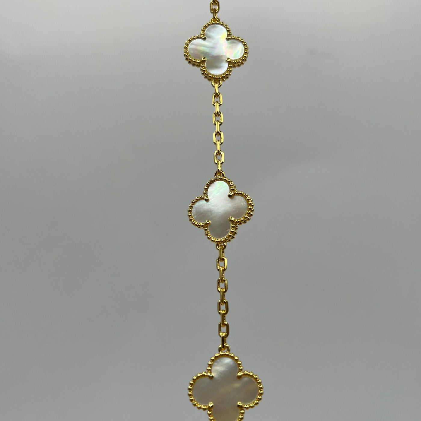 PULSERA TRÉBOL BLANCA