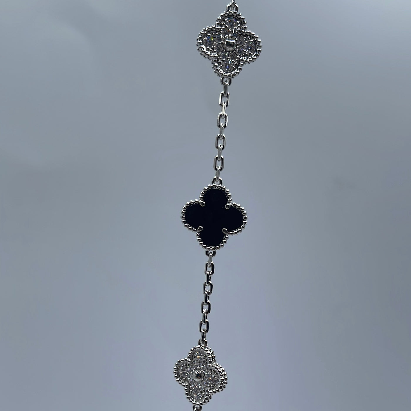 PULSERA TRÉBOL SILVER NEGRA CZ