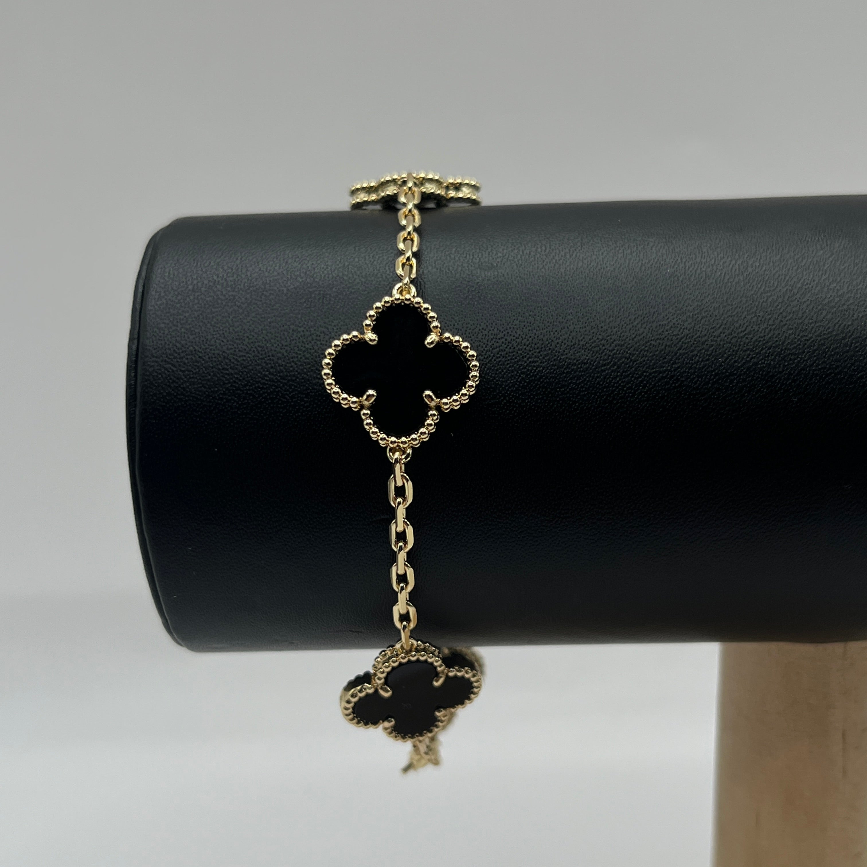PULSERA TRÉBOL NEGRA