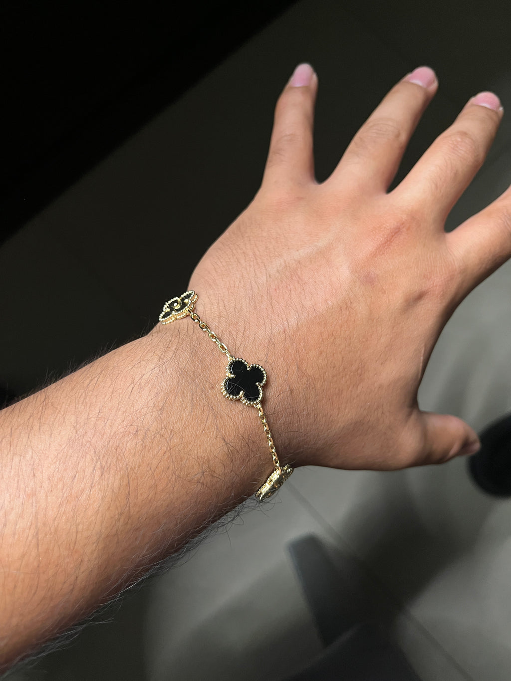 PULSERA TRÉBOL GOLDEN BLACK