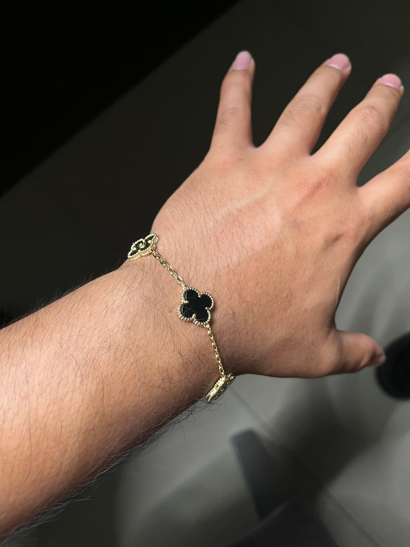 PULSERA TRÉBOL GOLDEN BLACK