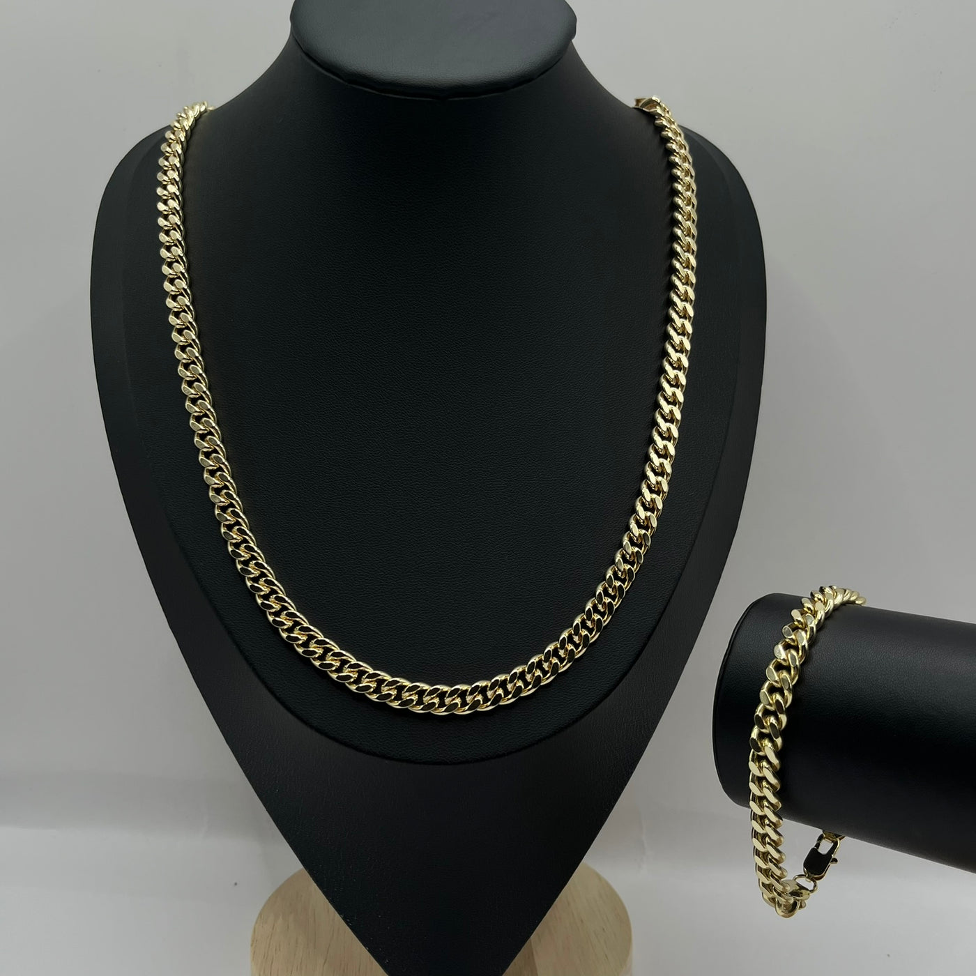 CONJUNTO CUBANO 18K 7.1 MM