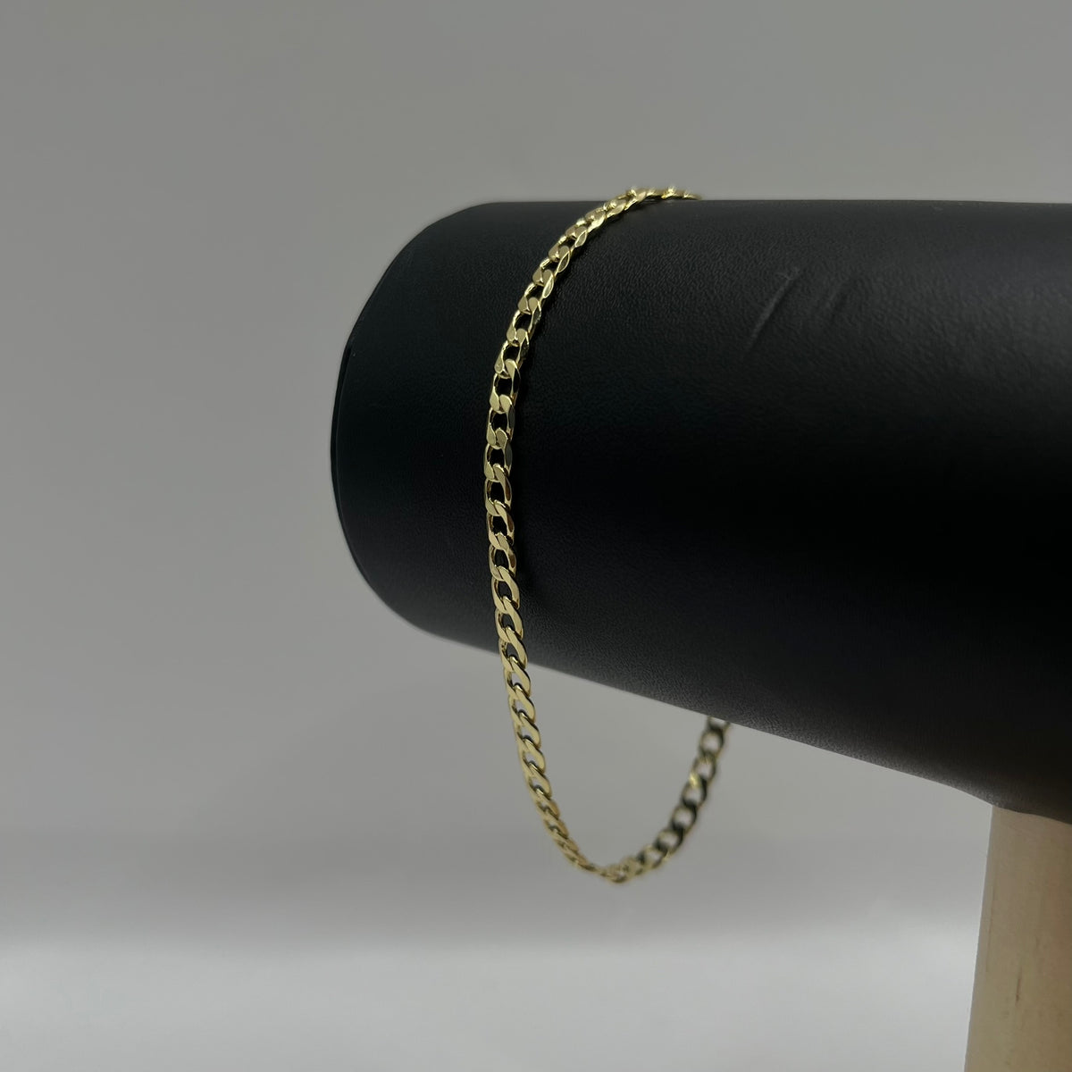 PULSO CURB DELGADO