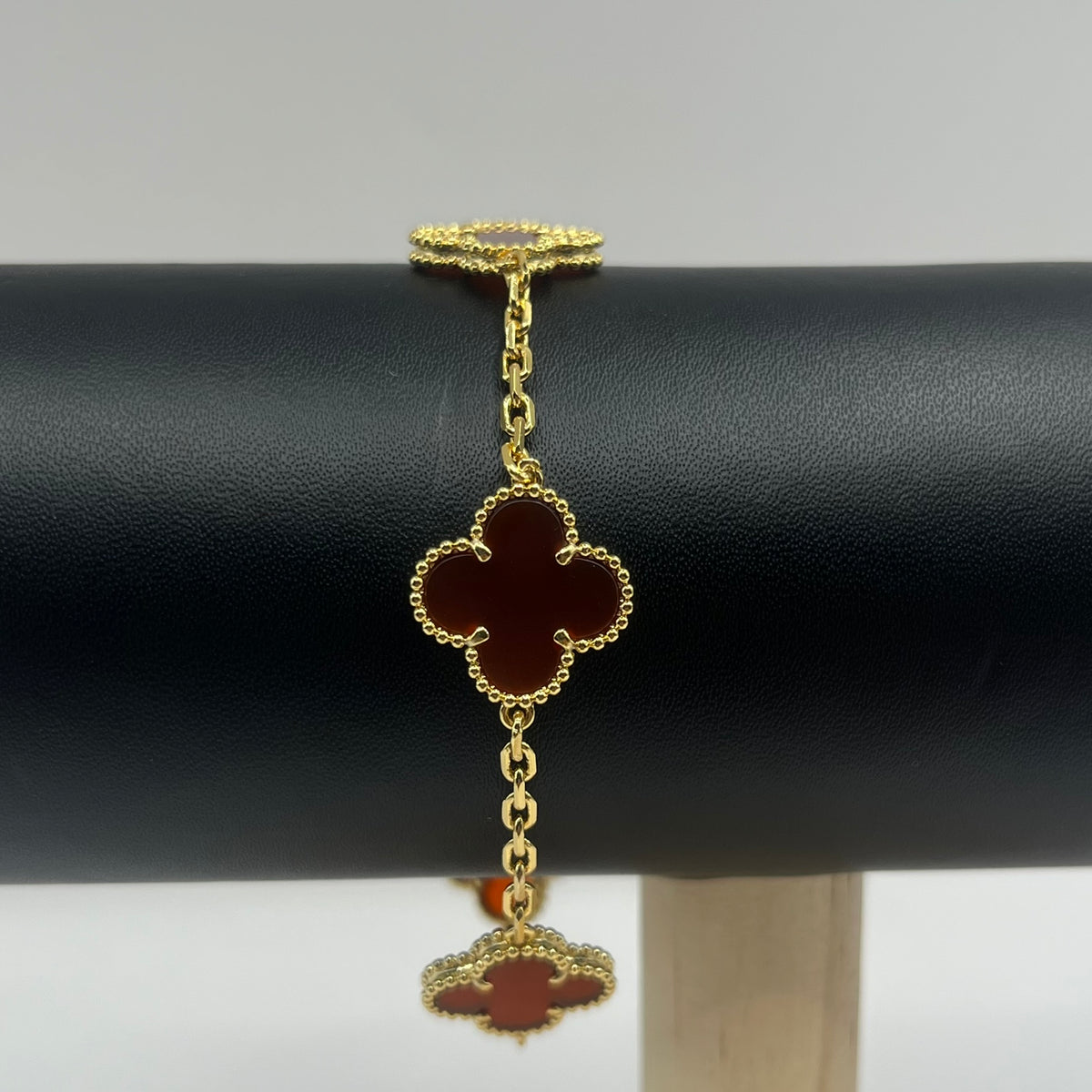 PULSERA TRÉBOL VINO 18K