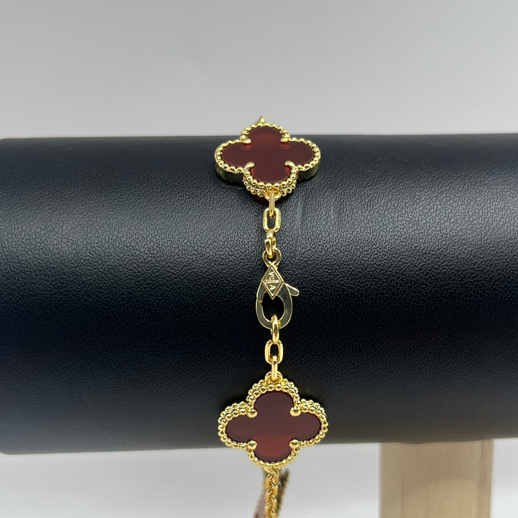 PULSERA TRÉBOL VINO 18K