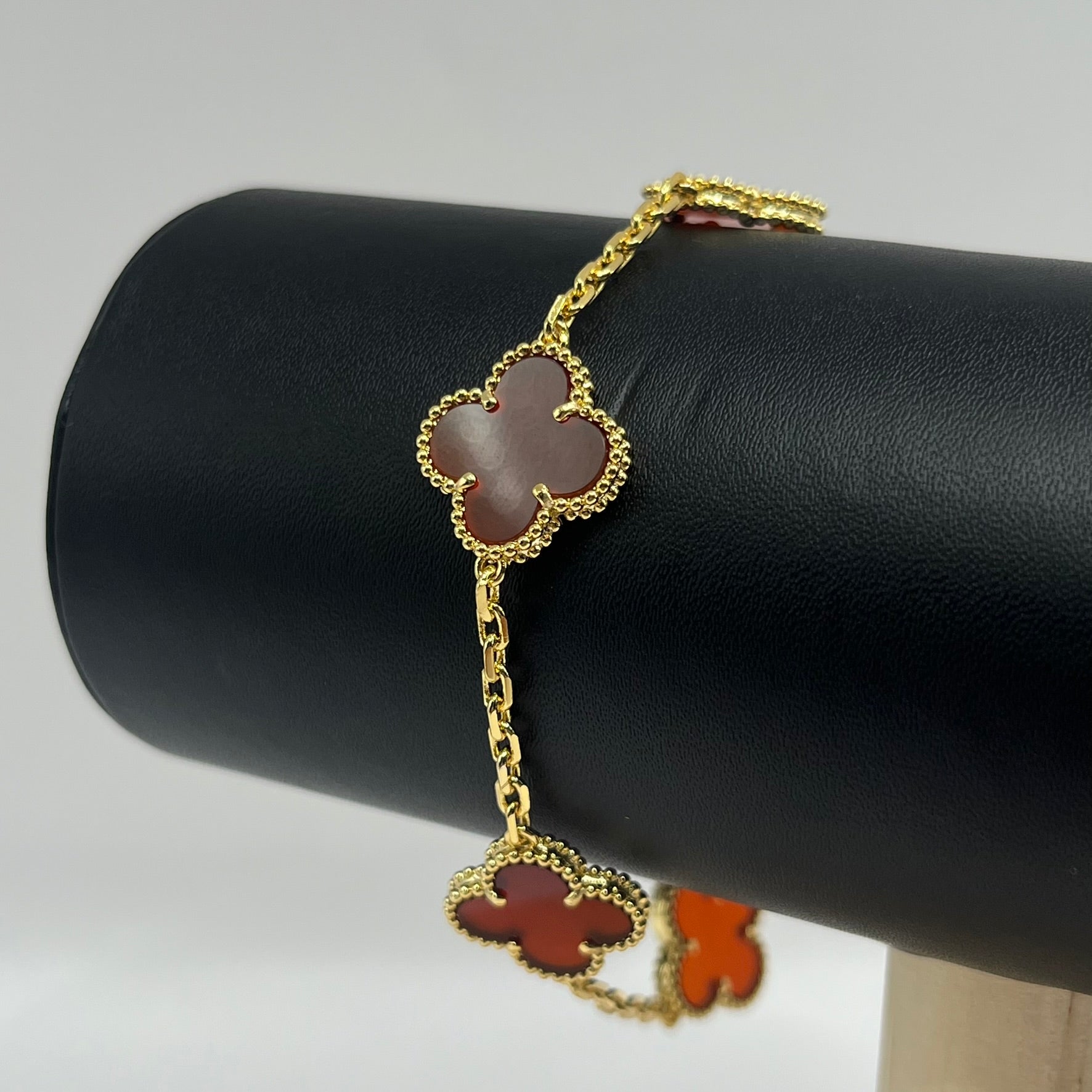 PULSERA TRÉBOL VINO 18K