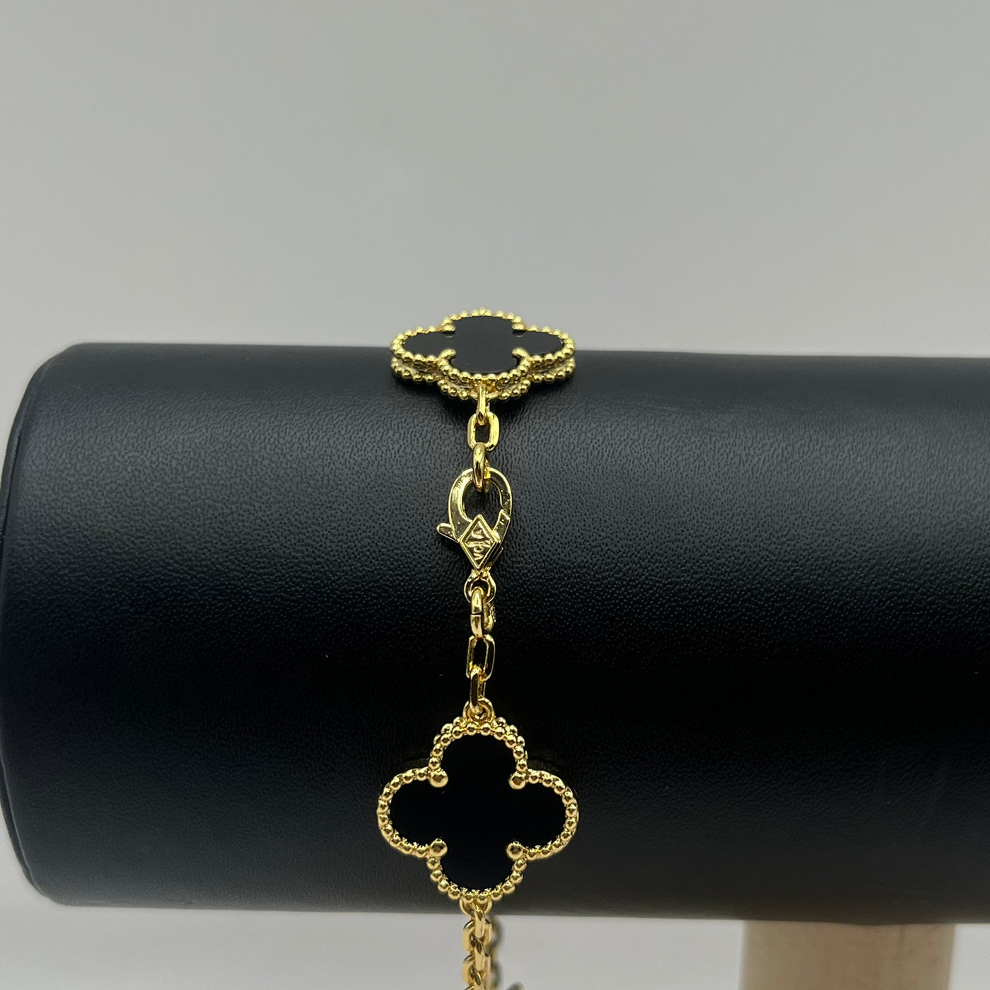 PULSERA TRÉBOL NEGRA