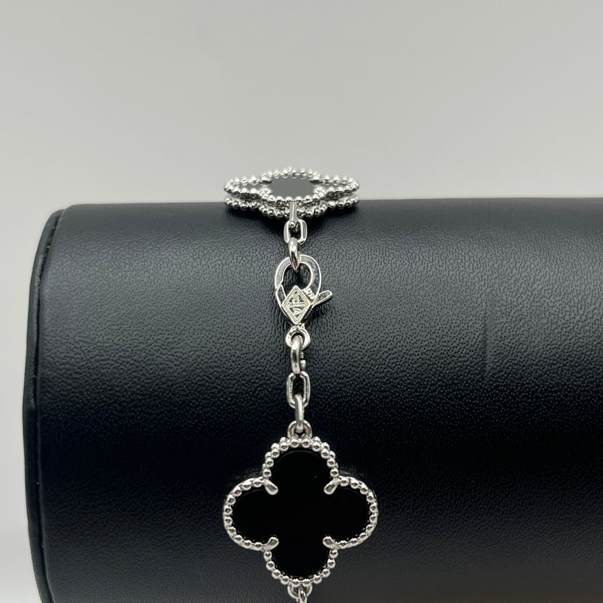 PULSO TRÉBOL SILVER NEGRA CZ