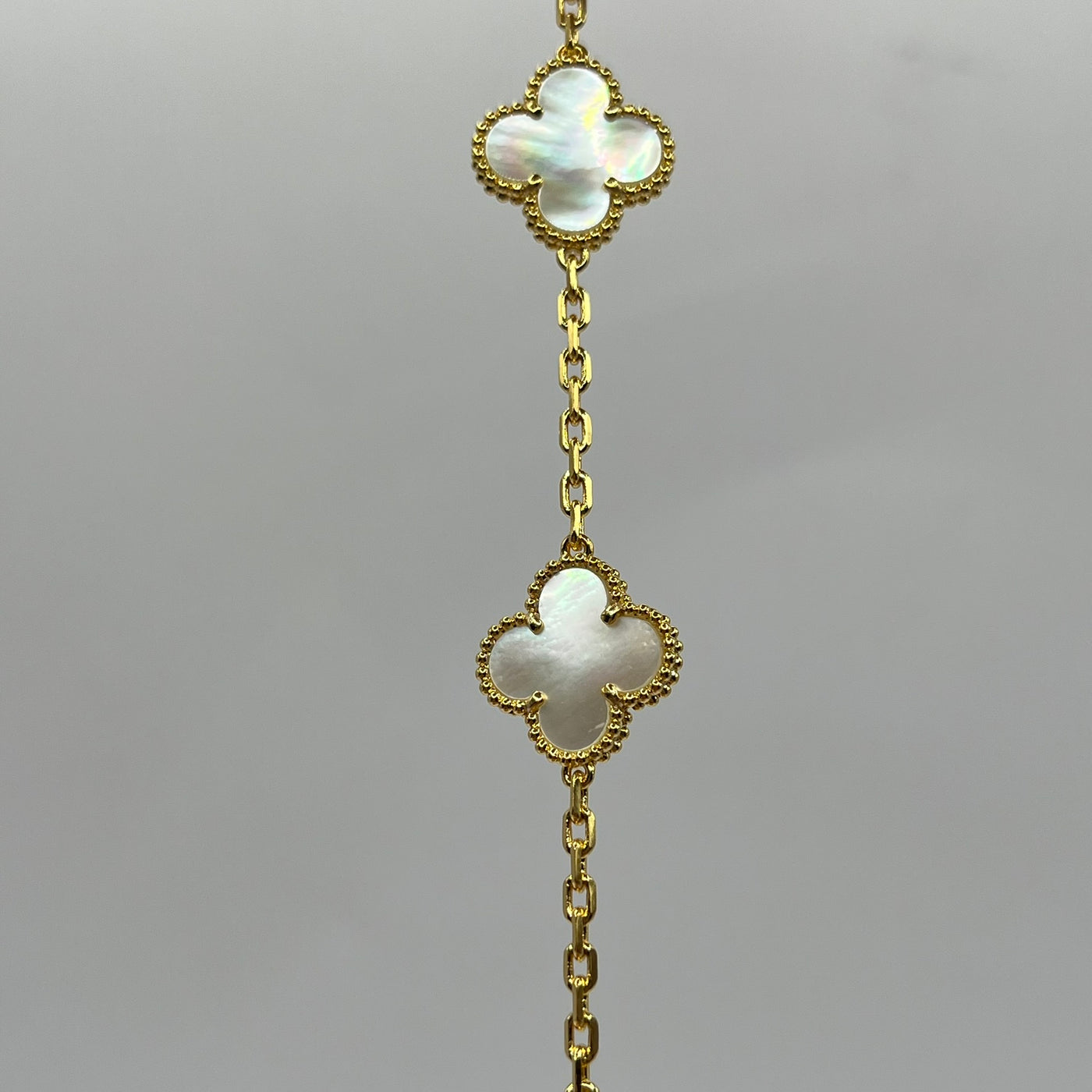 PULSERA TRÉBOL BLANCA