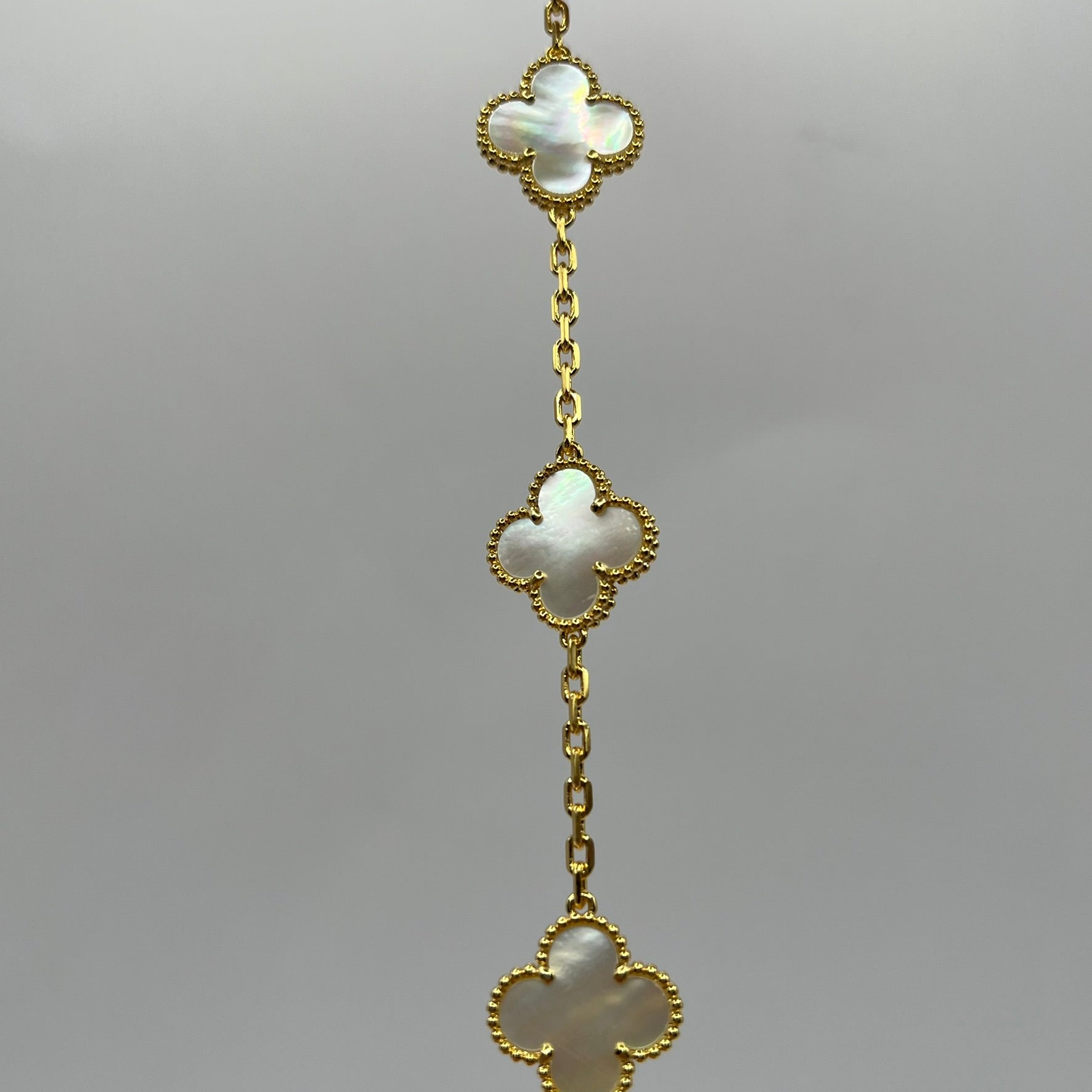 PULSERA TRÉBOL BLANCA