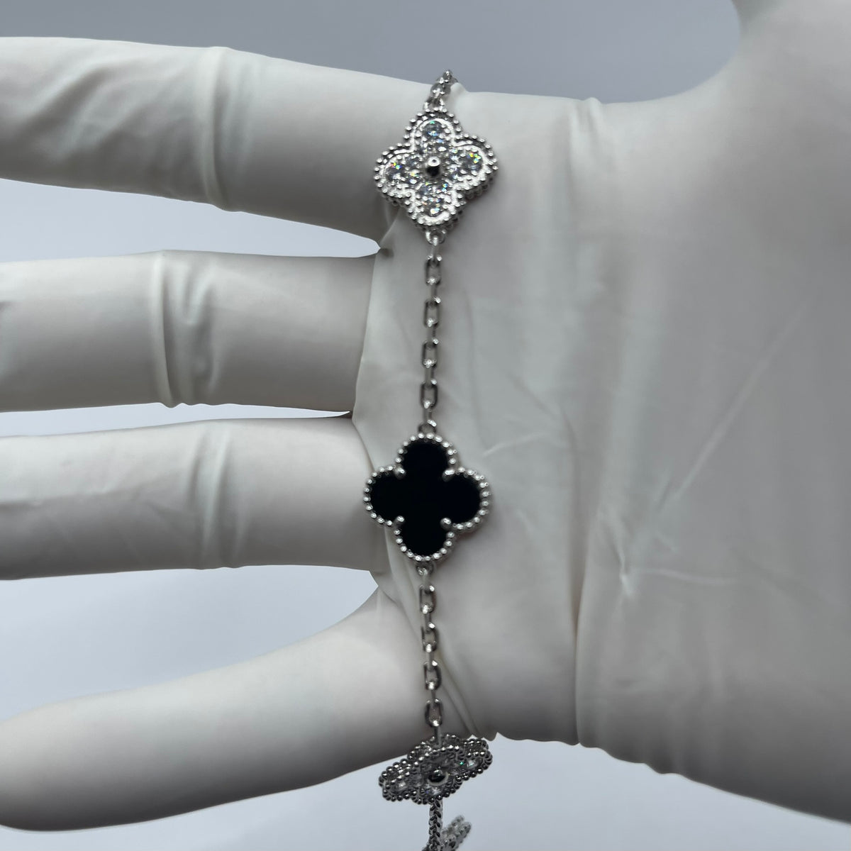 PULSO TRÉBOL SILVER NEGRA CZ